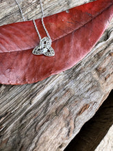 Load image into Gallery viewer, TRINITY PENDANT MARQUISITE
